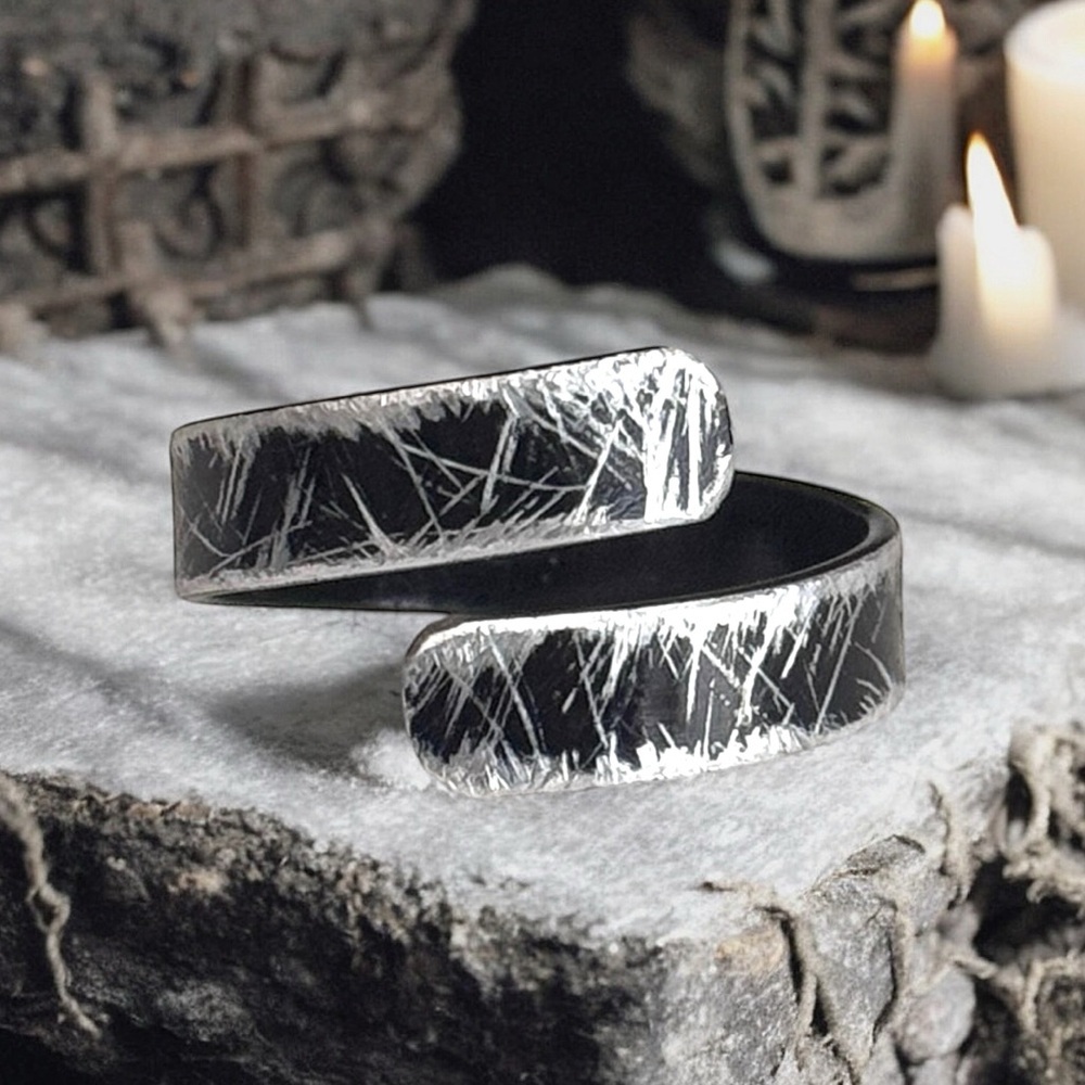 5 For $25💫Alternative Black Aluminum Coiled Ring